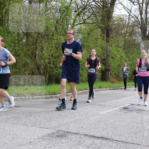 12.04.2026 - 45. Internationalen Wilhelmsburger Insellauf Yannick Fuchs http://msf.ph/oto/9505916 12.04.2026 12:58:48 Laufen 5305, 5830, 5444, 4280, 2943 meine-sportfotos.de
