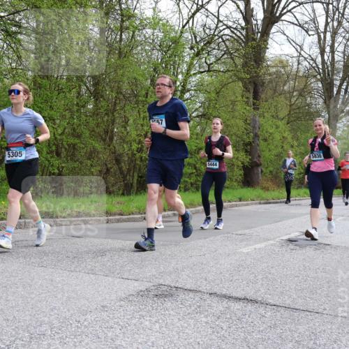 12.04.2026 - 45. Internationalen Wilhelmsburger Insellauf Yannick Fuchs http://msf.ph/oto/9505917 12.04.2026 12:58:48 Laufen 5305, 557, 5830, 5444, 4286 meine-sportfotos.de