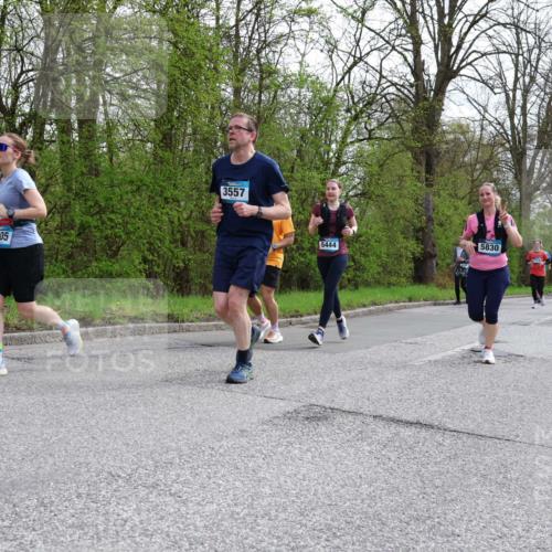 12.04.2026 - 45. Internationalen Wilhelmsburger Insellauf Yannick Fuchs http://msf.ph/oto/9505920 12.04.2026 12:58:49 Laufen 305, 3557, 5444, 5830, 4280 meine-sportfotos.de