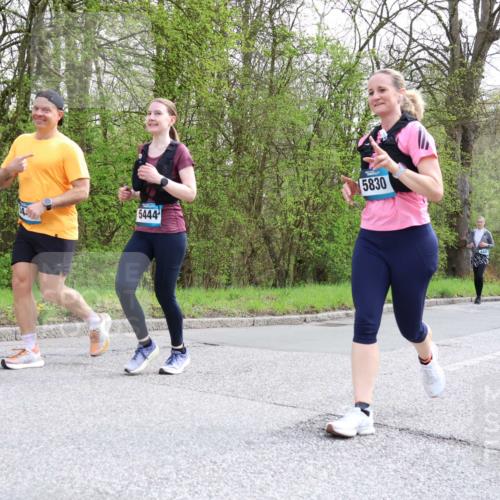 12.04.2026 - 45. Internationalen Wilhelmsburger Insellauf Yannick Fuchs http://msf.ph/oto/9505922 12.04.2026 12:58:49 Laufen 5830, 5444, 4437, 4286 meine-sportfotos.de
