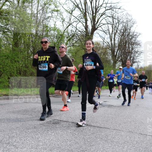 12.04.2026 - 45. Internationalen Wilhelmsburger Insellauf Yannick Fuchs http://msf.ph/oto/9505937 12.04.2026 12:58:52 Laufen 4280, 2687, 4408, 3890, 2943, 2103 meine-sportfotos.de