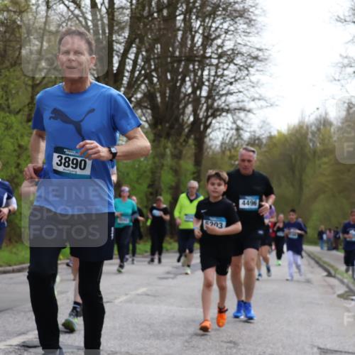 12.04.2026 - 45. Internationalen Wilhelmsburger Insellauf Yannick Fuchs http://msf.ph/oto/9505939 12.04.2026 12:58:53 Laufen 4909, 2076, 3890, 5203, 4496 meine-sportfotos.de