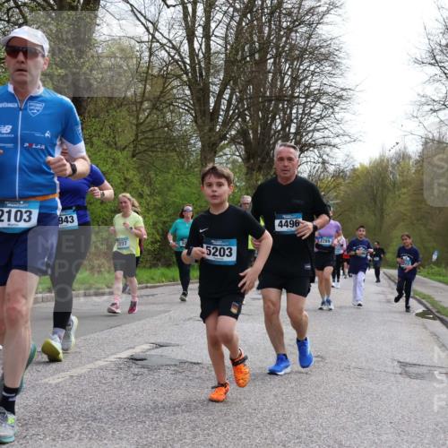 12.04.2026 - 45. Internationalen Wilhelmsburger Insellauf Yannick Fuchs http://msf.ph/oto/9505946 12.04.2026 12:58:55 Laufen 2070, 2103, 943, 2897, 5203, 4496, 2289 meine-sportfotos.de