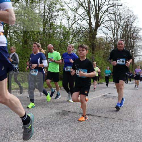 12.04.2026 - 45. Internationalen Wilhelmsburger Insellauf Yannick Fuchs http://msf.ph/oto/9505952 12.04.2026 12:58:56 Laufen 103, 436, 2076, 2943, 5, 4496 meine-sportfotos.de