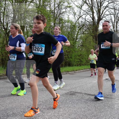 12.04.2026 - 45. Internationalen Wilhelmsburger Insellauf Yannick Fuchs http://msf.ph/oto/9505955 12.04.2026 12:58:56 Laufen 2076, 4437, 5203, 294, 2897, 445, 2289, 5194 meine-sportfotos.de