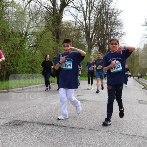 12.04.2026 - 45. Internationalen Wilhelmsburger Insellauf Yannick Fuchs http://msf.ph/oto/9505972 12.04.2026 12:59:00 Laufen 3868, 5194, 3004, 3004, 3401, 5202 meine-sportfotos.de