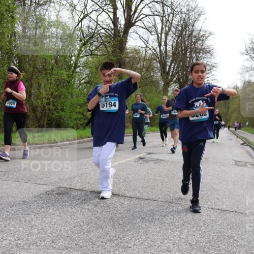 12.04.2026 - 45. Internationalen Wilhelmsburger Insellauf Yannick Fuchs http://msf.ph/oto/9505974 12.04.2026 12:59:00 Laufen 3868, 5194, 5587, 300, 344, 1245 meine-sportfotos.de