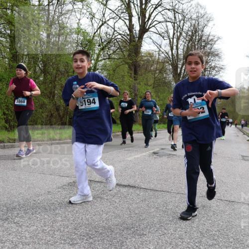 12.04.2026 - 45. Internationalen Wilhelmsburger Insellauf Yannick Fuchs http://msf.ph/oto/9505976 12.04.2026 12:59:01 Laufen 3868, 5194, 64, 5587 meine-sportfotos.de