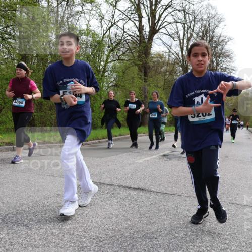 12.04.2026 - 45. Internationalen Wilhelmsburger Insellauf Yannick Fuchs http://msf.ph/oto/9505977 12.04.2026 12:59:01 Laufen 3868, 5587, 1202, 4416 meine-sportfotos.de