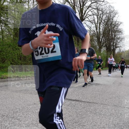 12.04.2026 - 45. Internationalen Wilhelmsburger Insellauf Yannick Fuchs http://msf.ph/oto/9505981 12.04.2026 12:59:01 Laufen 3868, 5202, 4416 meine-sportfotos.de