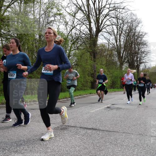 12.04.2026 - 45. Internationalen Wilhelmsburger Insellauf Yannick Fuchs http://msf.ph/oto/9505992 12.04.2026 12:59:03 Laufen 5587, 300, 5753, 4540, 4405, 4416 meine-sportfotos.de