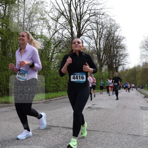 12.04.2026 - 45. Internationalen Wilhelmsburger Insellauf Yannick Fuchs http://msf.ph/oto/9506006 12.04.2026 12:59:06 Laufen 4405, 4416, 2922 meine-sportfotos.de