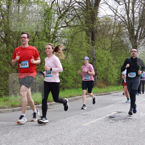 12.04.2026 - 45. Internationalen Wilhelmsburger Insellauf Yannick Fuchs http://msf.ph/oto/9506011 12.04.2026 12:59:08 Laufen 2689, 2688, 4250, 2922, 5426, 5069 meine-sportfotos.de