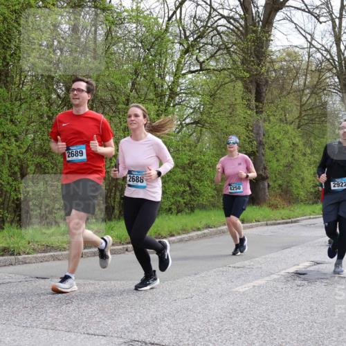 12.04.2026 - 45. Internationalen Wilhelmsburger Insellauf Yannick Fuchs http://msf.ph/oto/9506012 12.04.2026 12:59:08 Laufen 2689, 2688, 4250, 2922, 5426 meine-sportfotos.de