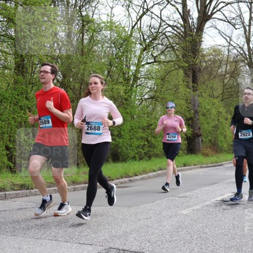 12.04.2026 - 45. Internationalen Wilhelmsburger Insellauf Yannick Fuchs http://msf.ph/oto/9506013 12.04.2026 12:59:08 Laufen 2689, 2688, 2922, 4250, 5426, 5069 meine-sportfotos.de