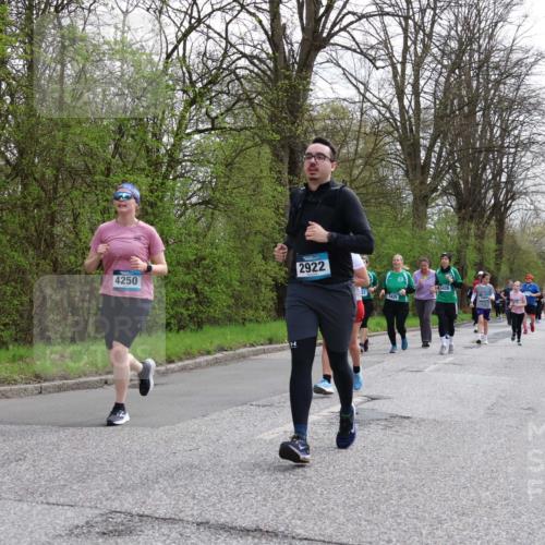 12.04.2026 - 45. Internationalen Wilhelmsburger Insellauf Yannick Fuchs http://msf.ph/oto/9506017 12.04.2026 12:59:09 Laufen 4250, 2922, 5425, 5426 meine-sportfotos.de