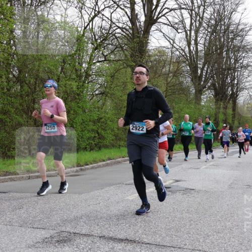 12.04.2026 - 45. Internationalen Wilhelmsburger Insellauf Yannick Fuchs http://msf.ph/oto/9506018 12.04.2026 12:59:09 Laufen 4250, 2922, 5426, 5425, 5431 meine-sportfotos.de