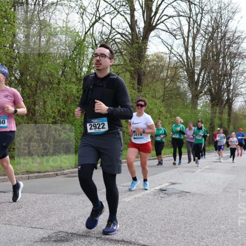 12.04.2026 - 45. Internationalen Wilhelmsburger Insellauf Yannick Fuchs http://msf.ph/oto/9506019 12.04.2026 12:59:09 Laufen 4250, 2922, 3919, 5425, 5426, 5431 meine-sportfotos.de