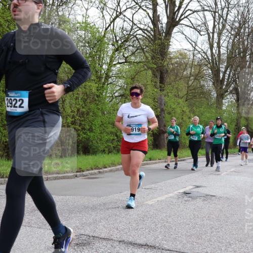 12.04.2026 - 45. Internationalen Wilhelmsburger Insellauf Yannick Fuchs http://msf.ph/oto/9506022 12.04.2026 12:59:10 Laufen 2922, 919, 5425, 542 meine-sportfotos.de