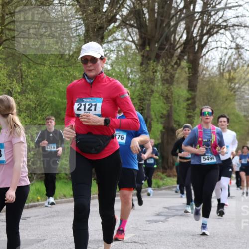 12.04.2026 - 45. Internationalen Wilhelmsburger Insellauf Yannick Fuchs http://msf.ph/oto/9506046 12.04.2026 12:59:15 Laufen 506, 78, 5216, 2121, 76, 5494 meine-sportfotos.de