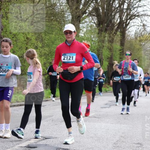 12.04.2026 - 45. Internationalen Wilhelmsburger Insellauf Yannick Fuchs http://msf.ph/oto/9506047 12.04.2026 12:59:15 Laufen 5069, 78, 5216, 2121, 5494, 927, 2926 meine-sportfotos.de