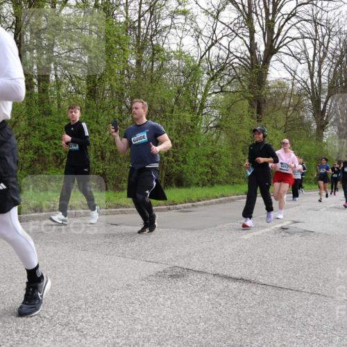 12.04.2026 - 45. Internationalen Wilhelmsburger Insellauf Yannick Fuchs http://msf.ph/oto/9506073 12.04.2026 12:59:22 Laufen 927, 5216, 3101, 5417 meine-sportfotos.de