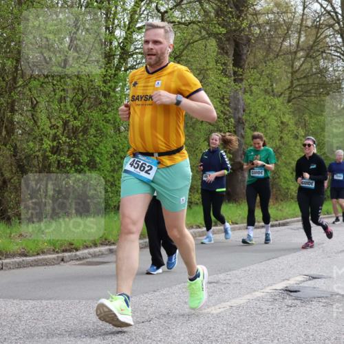 12.04.2026 - 45. Internationalen Wilhelmsburger Insellauf Yannick Fuchs http://msf.ph/oto/9506094 12.04.2026 12:59:27 Laufen 4, 4562, 2046, 5306, 2045 meine-sportfotos.de
