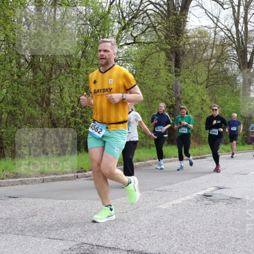12.04.2026 - 45. Internationalen Wilhelmsburger Insellauf Yannick Fuchs http://msf.ph/oto/9506095 12.04.2026 12:59:27 Laufen 4562, 4, 4676, 2046, 2045, 5306 meine-sportfotos.de