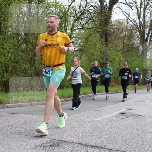 12.04.2026 - 45. Internationalen Wilhelmsburger Insellauf Yannick Fuchs http://msf.ph/oto/9506096 12.04.2026 12:59:27 Laufen 4562, 4676, 2045, 5076 meine-sportfotos.de