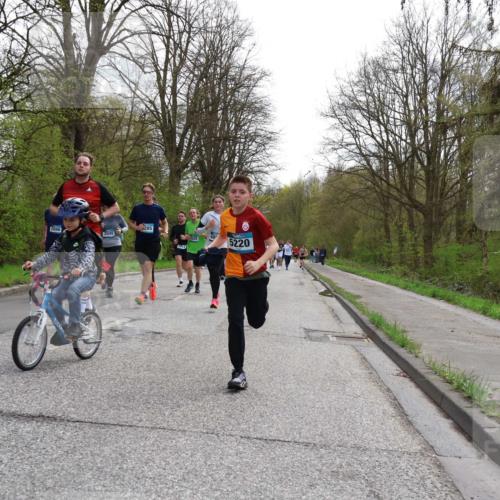 12.04.2026 - 45. Internationalen Wilhelmsburger Insellauf Yannick Fuchs http://msf.ph/oto/9506111 12.04.2026 12:59:31 Laufen 2046, 2045, 5220 meine-sportfotos.de