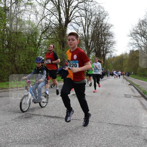 12.04.2026 - 45. Internationalen Wilhelmsburger Insellauf Yannick Fuchs http://msf.ph/oto/9506114 12.04.2026 12:59:32 Laufen 32, 5220, 4051 meine-sportfotos.de