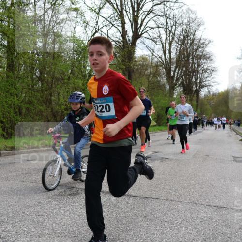 12.04.2026 - 45. Internationalen Wilhelmsburger Insellauf Yannick Fuchs http://msf.ph/oto/9506115 12.04.2026 12:59:32 Laufen 220, 24051 meine-sportfotos.de