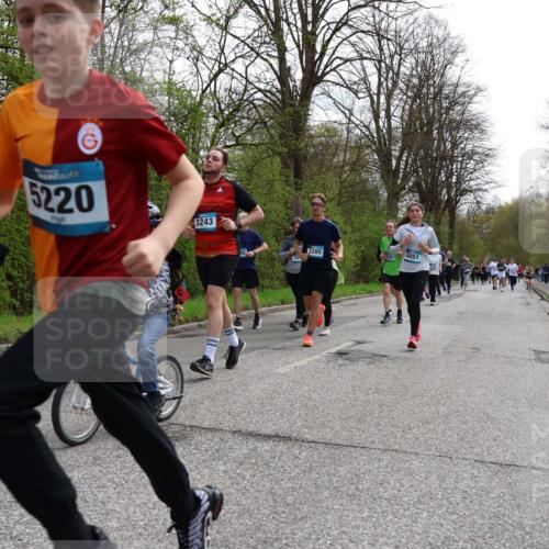 12.04.2026 - 45. Internationalen Wilhelmsburger Insellauf Yannick Fuchs http://msf.ph/oto/9506116 12.04.2026 12:59:32 Laufen 5220, 3243, 3285, 4051 meine-sportfotos.de