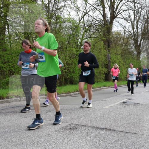 12.04.2026 - 45. Internationalen Wilhelmsburger Insellauf Yannick Fuchs http://msf.ph/oto/9506128 12.04.2026 12:59:35 Laufen 2046, 2045, 525, 3914, 5093 meine-sportfotos.de