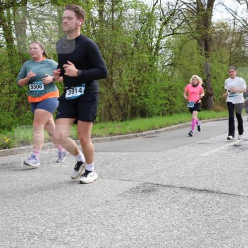 12.04.2026 - 45. Internationalen Wilhelmsburger Insellauf Yannick Fuchs http://msf.ph/oto/9506133 12.04.2026 12:59:36 Laufen 2043, 5306, 3914, 3994, 5093 meine-sportfotos.de