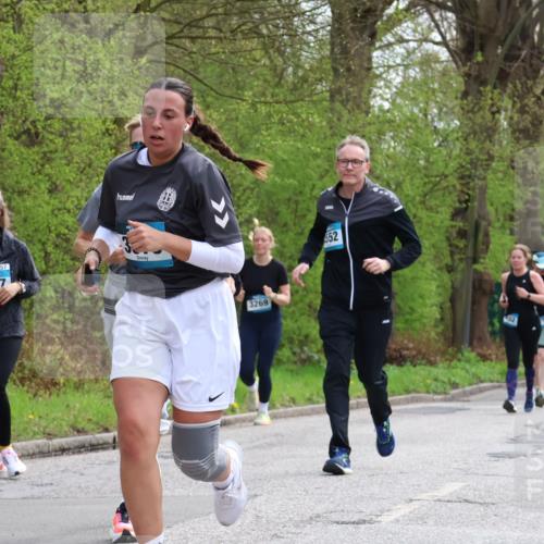 12.04.2026 - 45. Internationalen Wilhelmsburger Insellauf Yannick Fuchs http://msf.ph/oto/9506154 12.04.2026 12:59:41 Laufen 4857, 857, 3269, 552, 5259 meine-sportfotos.de