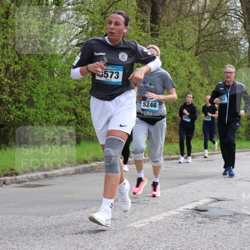 12.04.2026 - 45. Internationalen Wilhelmsburger Insellauf Yannick Fuchs http://msf.ph/oto/9506160 12.04.2026 12:59:42 Laufen 573, 5246, 4860, 3269, 4552, 5259 meine-sportfotos.de
