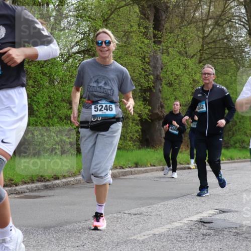 12.04.2026 - 45. Internationalen Wilhelmsburger Insellauf Yannick Fuchs http://msf.ph/oto/9506162 12.04.2026 12:59:43 Laufen 3573, 5246, 4860, 3269, 4552, 5259 meine-sportfotos.de