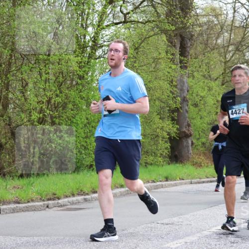 12.04.2026 - 45. Internationalen Wilhelmsburger Insellauf Yannick Fuchs http://msf.ph/oto/9506198 12.04.2026 12:59:51 Laufen 4427, 4134 meine-sportfotos.de