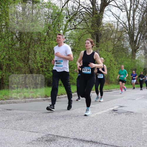 12.04.2026 - 45. Internationalen Wilhelmsburger Insellauf Yannick Fuchs http://msf.ph/oto/9506207 12.04.2026 12:59:53 Laufen 5681, 4134, 4300, 4193, 2084, 2923 meine-sportfotos.de