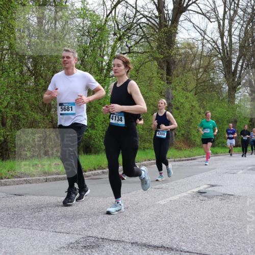 12.04.2026 - 45. Internationalen Wilhelmsburger Insellauf Yannick Fuchs http://msf.ph/oto/9506209 12.04.2026 12:59:53 Laufen 5681, 4134, 2084, 2923, 4193, 4300 meine-sportfotos.de