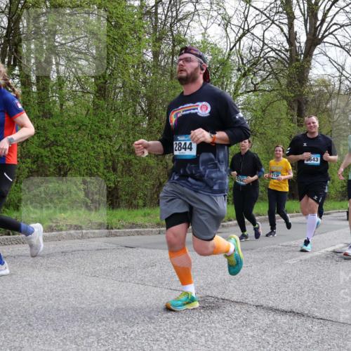 12.04.2026 - 45. Internationalen Wilhelmsburger Insellauf Yannick Fuchs http://msf.ph/oto/9506241 12.04.2026 13:00:01 Laufen 2827, 2825, 2844, 2260, 5643, 3654, 2136, 3733 meine-sportfotos.de