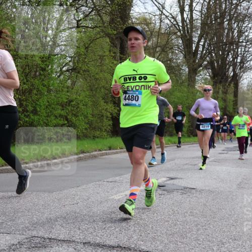 12.04.2026 - 45. Internationalen Wilhelmsburger Insellauf Yannick Fuchs http://msf.ph/oto/9506309 12.04.2026 13:00:14 Laufen 25, 09, 4480, 5402, 4810, 5190 meine-sportfotos.de