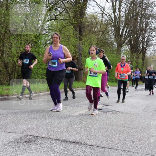12.04.2026 - 45. Internationalen Wilhelmsburger Insellauf Yannick Fuchs http://msf.ph/oto/9506331 12.04.2026 13:00:19 Laufen 5402, 4288, 5403, 5190, 3033 meine-sportfotos.de