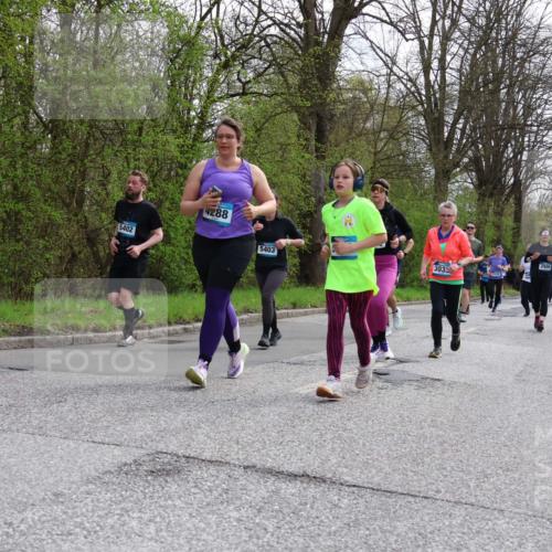 12.04.2026 - 45. Internationalen Wilhelmsburger Insellauf Yannick Fuchs http://msf.ph/oto/9506332 12.04.2026 13:00:19 Laufen 5402, 4288, 5403, 3033, 2998 meine-sportfotos.de