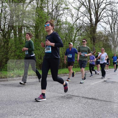 12.04.2026 - 45. Internationalen Wilhelmsburger Insellauf Yannick Fuchs http://msf.ph/oto/9506354 12.04.2026 13:00:24 Laufen 586, 2998, 4550, 340, 3138, 2440, 4364 meine-sportfotos.de