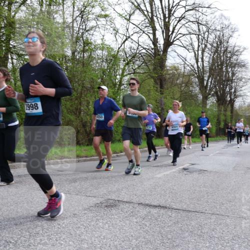 12.04.2026 - 45. Internationalen Wilhelmsburger Insellauf Yannick Fuchs http://msf.ph/oto/9506355 12.04.2026 13:00:24 Laufen 2998, 1550, 3138, 4364 meine-sportfotos.de