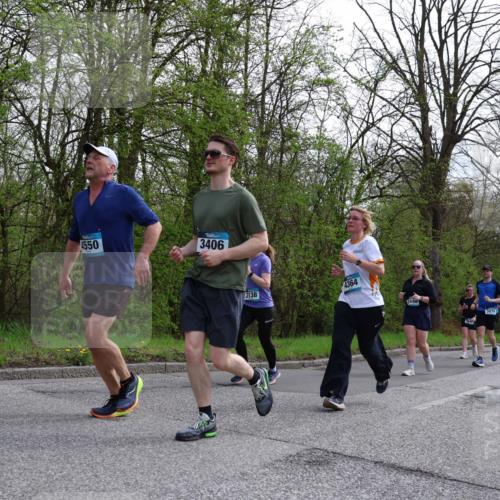 12.04.2026 - 45. Internationalen Wilhelmsburger Insellauf Yannick Fuchs http://msf.ph/oto/9506360 12.04.2026 13:00:25 Laufen 4550, 3406, 3138, 4364, 2440, 3079, 5031 meine-sportfotos.de