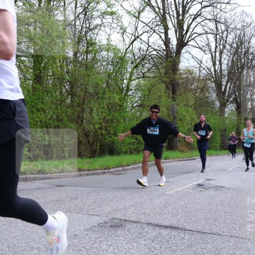12.04.2026 - 45. Internationalen Wilhelmsburger Insellauf Yannick Fuchs http://msf.ph/oto/9506387 12.04.2026 13:00:30 Laufen 3352, 3984, 4320, 4276 meine-sportfotos.de