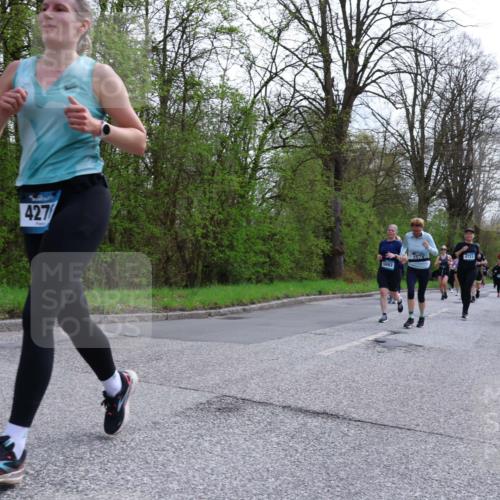 12.04.2026 - 45. Internationalen Wilhelmsburger Insellauf Yannick Fuchs http://msf.ph/oto/9506407 12.04.2026 13:00:34 Laufen 427, 5674, 4721, 4720, 5693 meine-sportfotos.de